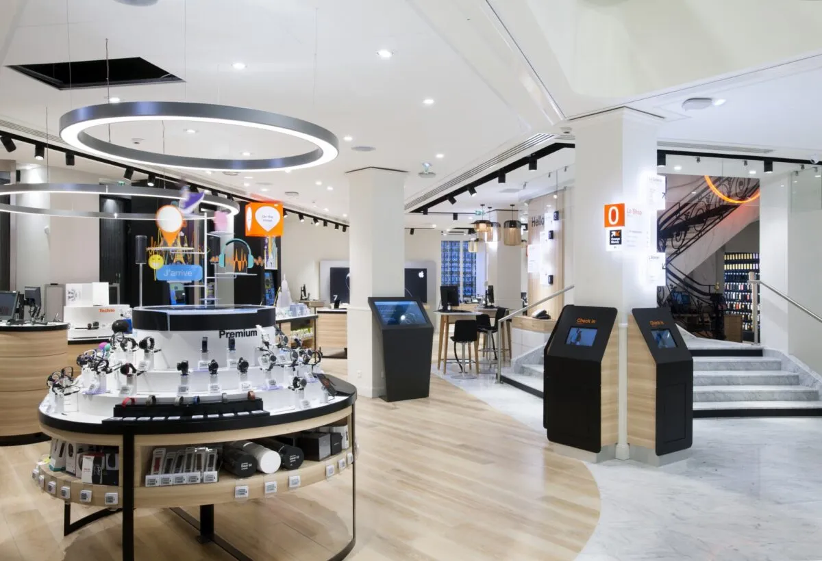 orange-opera-4-scaled-2